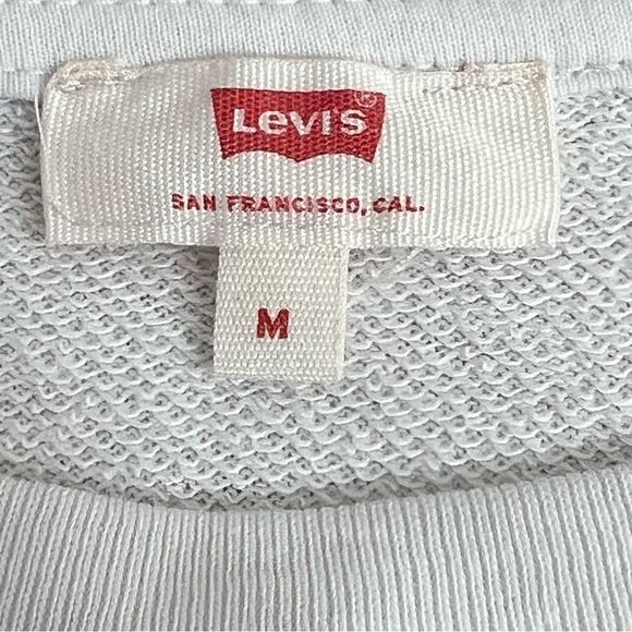 - Levi’s logo graphic sweatshirt, women’s size medium, Crewneck, pull over - Picture 3 of 7